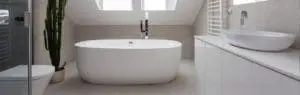 Salle de bain avec baignoire design